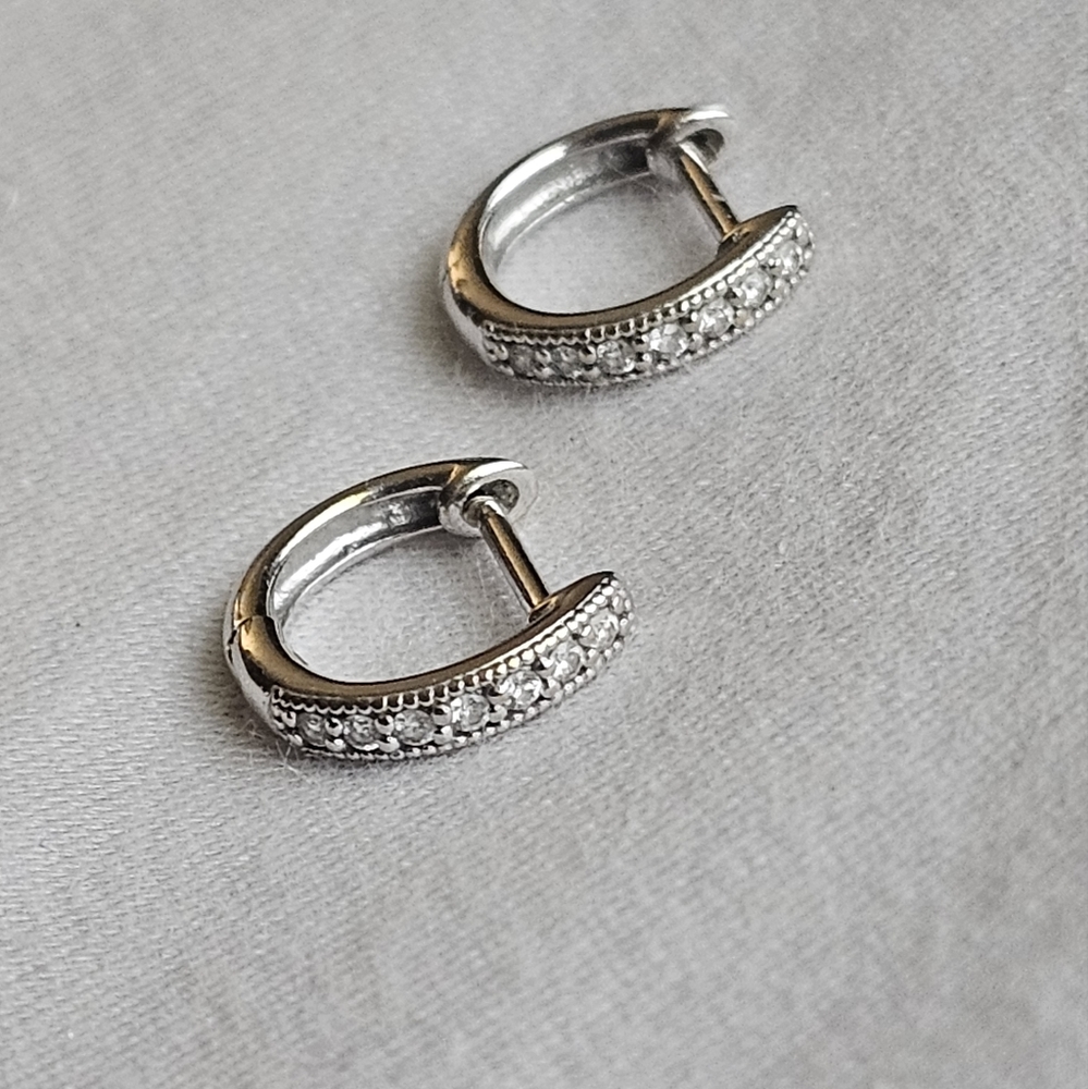 18kt white gold Jude Francis Huggies